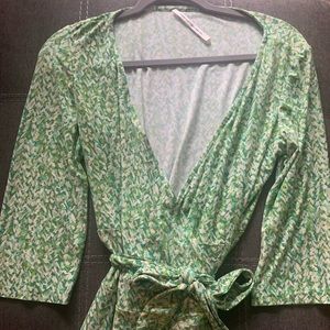 DIANE VON FURSTENBERG 💚WRAP DRESS SIZE LARGE